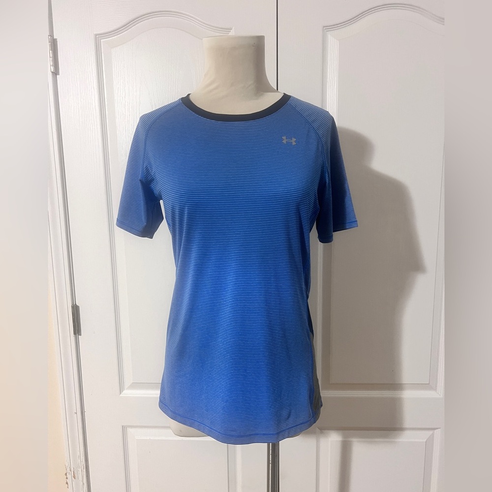 Under Armour Athletic‎ Fitted Heat Gear Shirt - size M